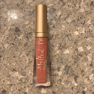 Melted matte too faced lipstick